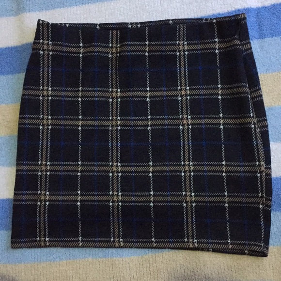 Zara Dresses & Skirts - Zara Trafaluc plaid Stretch Mini Sz S